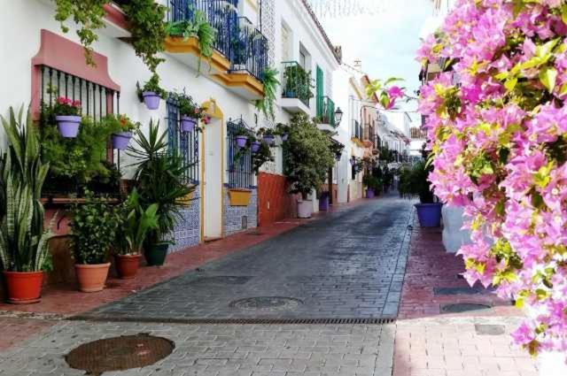 Sea Breeze Apartment Estepona Luaran gambar