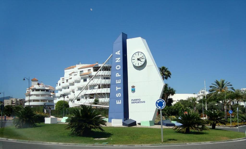 Sea Breeze Apartment Estepona Luaran gambar